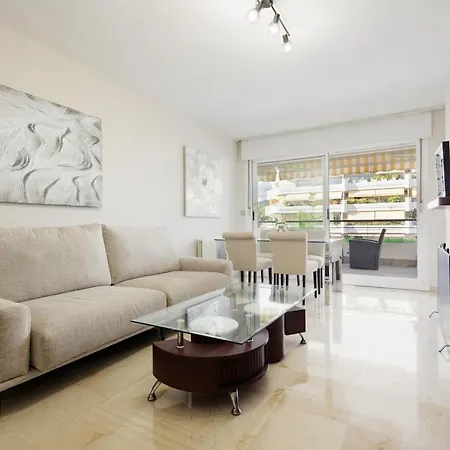 On The 1st Line Of Golf And Near The Beach In Apartment *