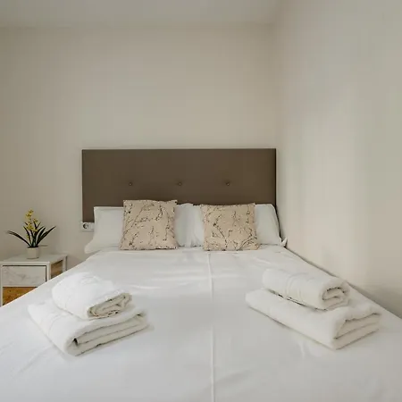 Apartment On The 1st Line Of Golf And Near The Beach In Marbella
